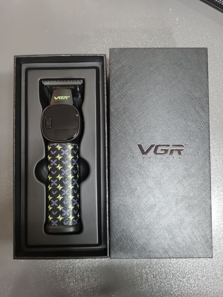 ماشین اصلاح سر و صورت VGR Voyager V-185 حرفه‌ای